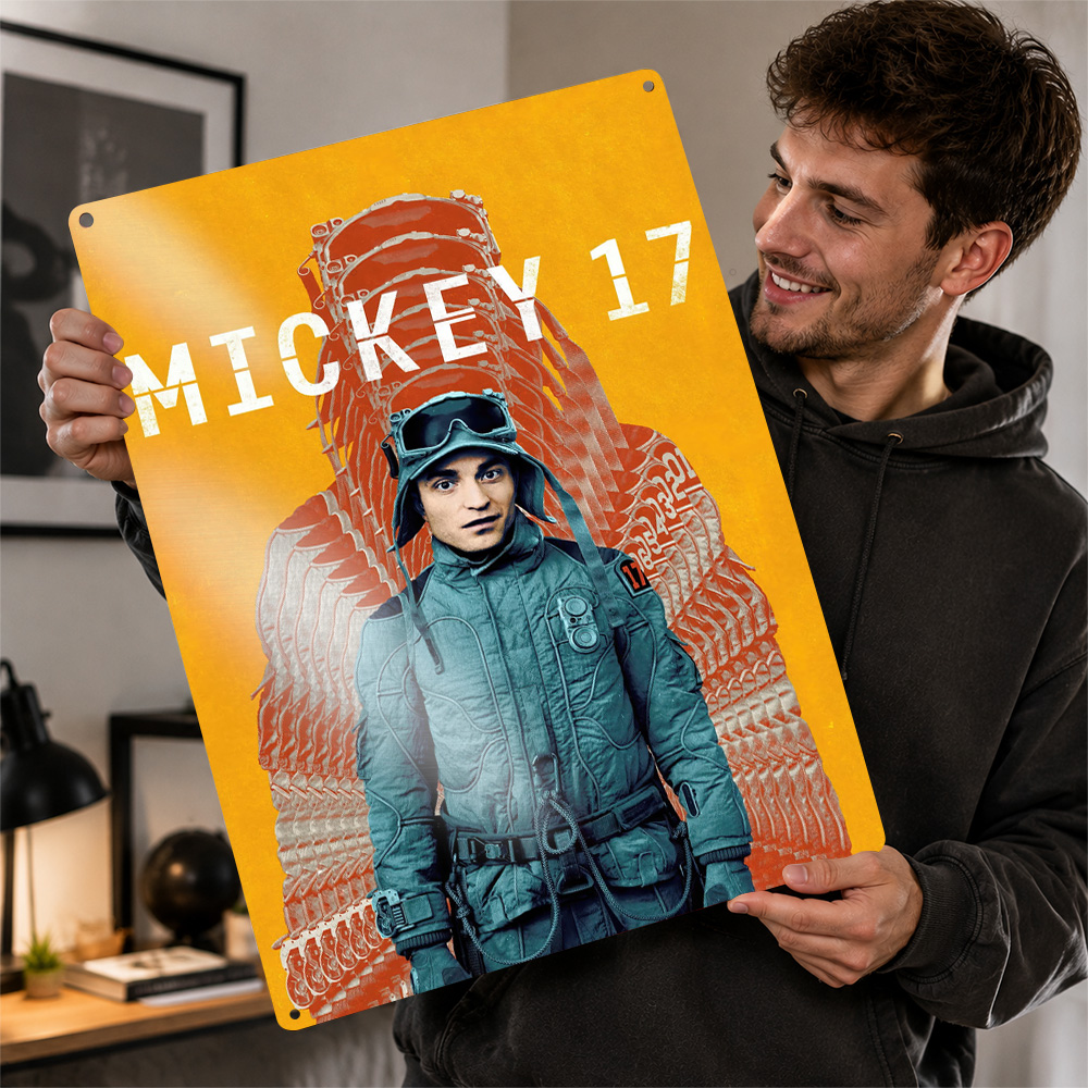 Home Cinema Films - Металлический постер «Микки 17»: Ретро-табличка из